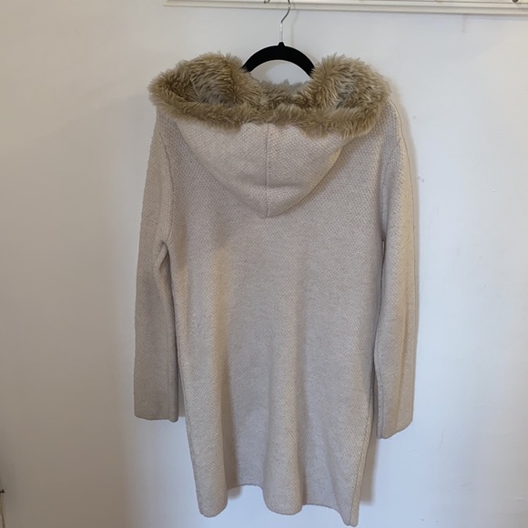 Zara Knit Zip Long Cardigan with Faux Fur Hood and Zipper closure - Picture 8 of 8
